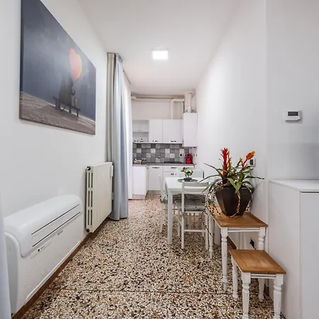 Ab Plus - Via De' Gargiolari 2 Bologna
